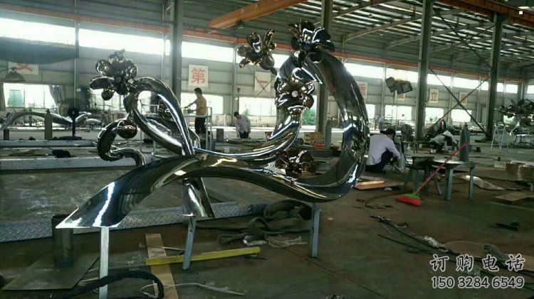 梧桐花雕塑制作廠家，城市裝飾，鏡面梧桐花雕塑標準