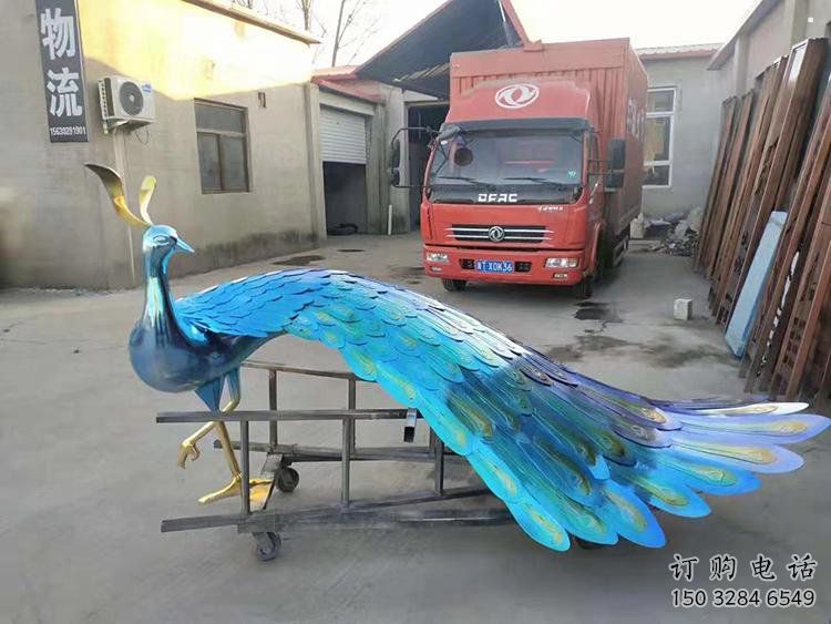 地產孔雀雕塑供應，地標擺件，不銹鋼孔雀雕塑制造廠家