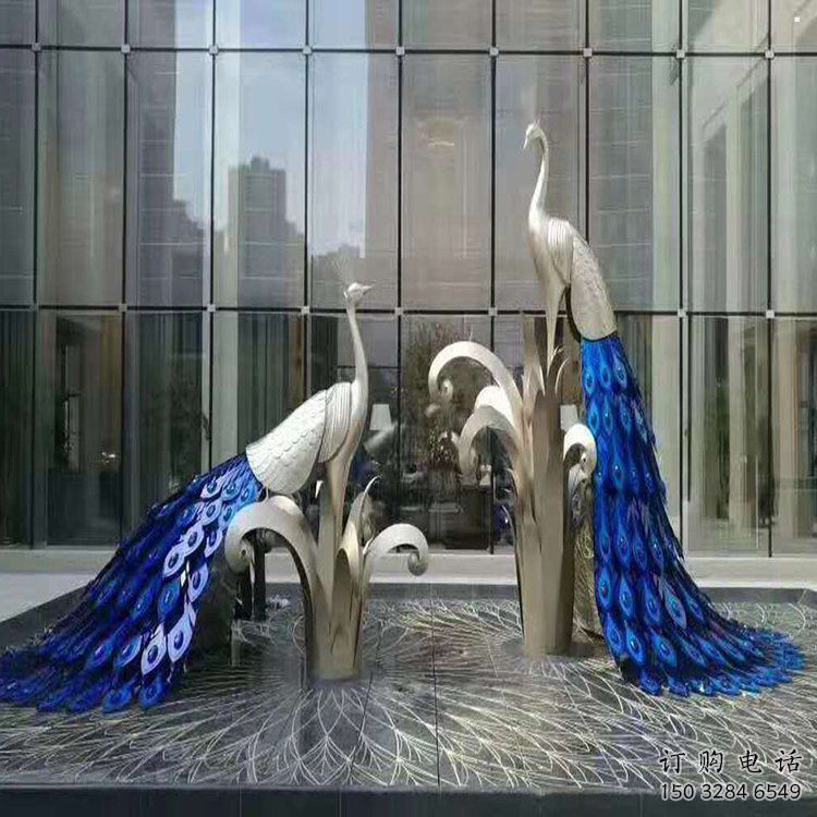 孔雀雕塑制造商，小區(qū)擺件，不銹鋼孔雀雕塑廠(chǎng)家提供