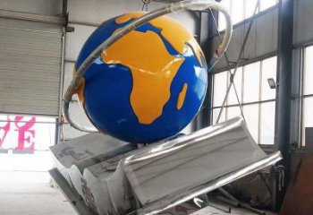 書籍地球儀雕塑廠家，不銹鋼材質，校園景觀雕塑