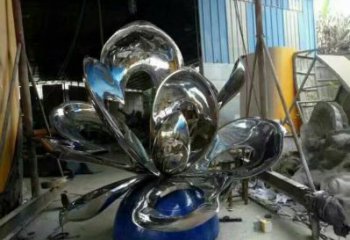 金屬荷花雕塑制作廠家，陸地擺件，鏡面荷花雕塑制造商
