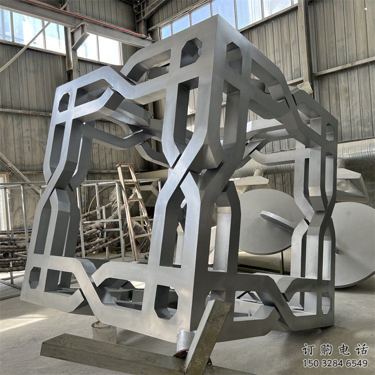 立方體雕塑供應(yīng)，美陳雕塑，鏤空立方體雕塑定制廠(chǎng)家