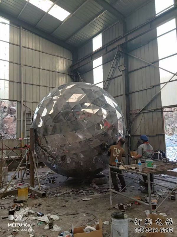 鏡面球雕塑廠家，公園小品，不銹鋼球雕塑訂做