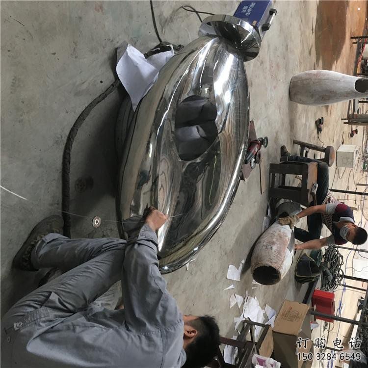 鏡面球雕塑定做，小區(qū)雕塑，不銹鋼球雕塑制造商