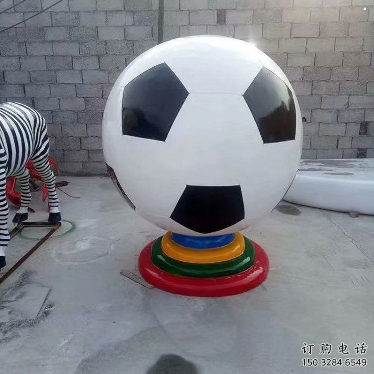 足球雕塑