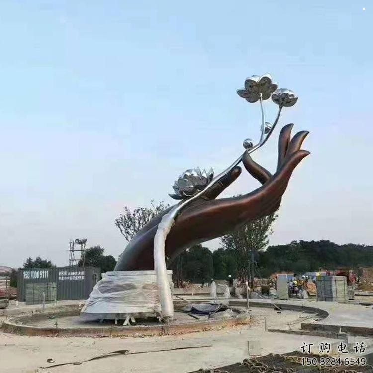 手拈花雕塑制造商，動態(tài)雕塑，不銹鋼手拈花雕塑訂做