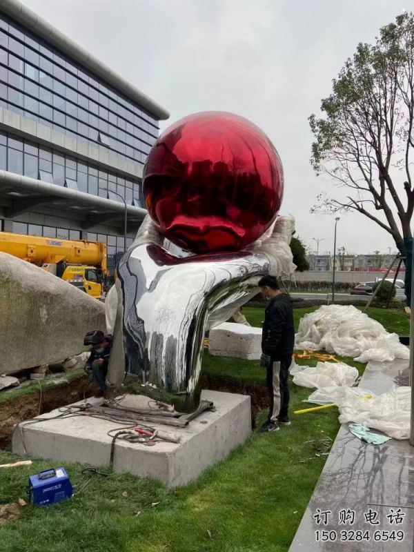 火球雕塑定價(jià)，廣場雕塑，手托火球雕塑廠家