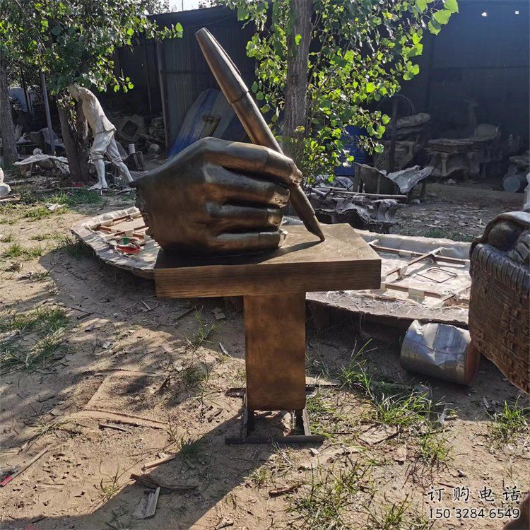 手握鋼筆雕塑供需，多彩藝術，仿銅手握鋼筆雕塑制造商