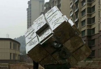 房地產(chǎn)正方形雕塑