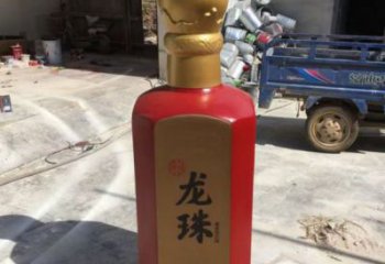 街道酒瓶雕塑，鍛造景觀雕塑，彩繪效果