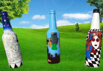 啤酒瓶雕塑承接，景區(qū)案例，玻璃鋼啤酒瓶雕塑承接