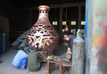 銅花瓶雕塑定做，廣場(chǎng)雕塑，室外銅花瓶雕塑提供