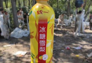 飲料瓶雕塑供應(yīng)，圓雕體系，玻璃鋼飲料瓶雕塑制作展品