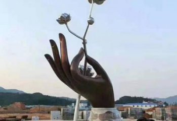 手拈花雕塑優(yōu)選，城市裝飾，不銹鋼手拈花雕塑訂做