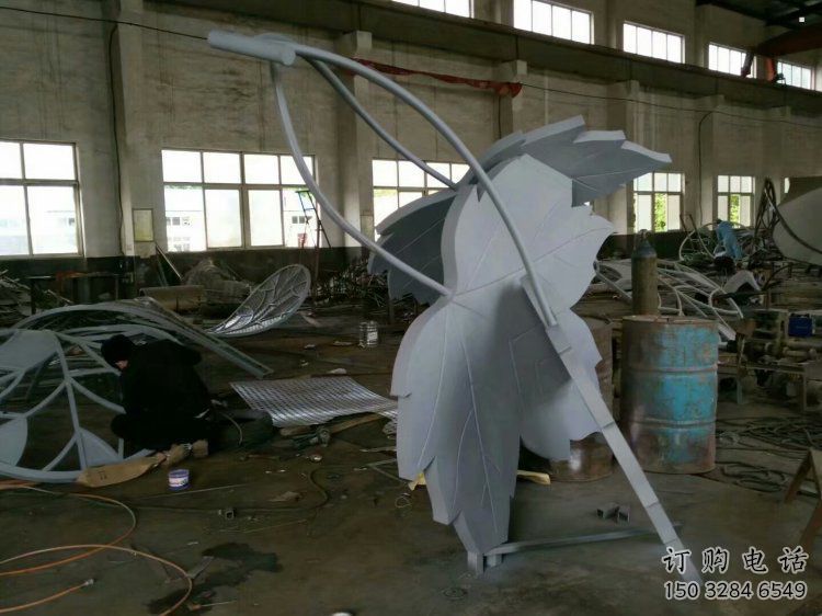 楓葉雕塑承接，鍛造工藝，不銹鋼楓葉雕塑訂做
