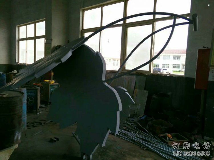 楓葉雕塑承接，歐式風(fēng)格，不銹鋼楓葉雕塑精選