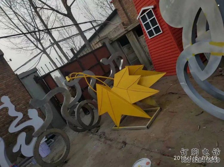 楓葉雕塑制作，園林裝飾，建筑烤漆楓葉雕塑廠家