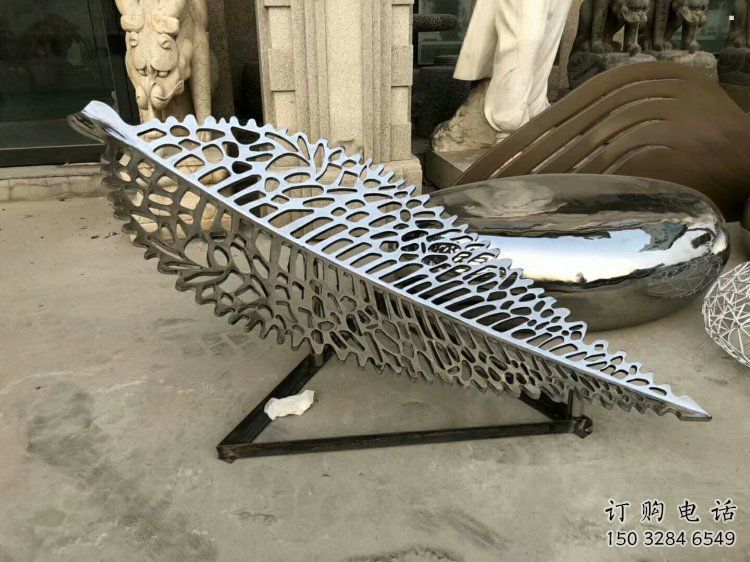 鏤空樹葉雕塑廠家，地標擺件，鏡面鏤空樹葉雕塑生產商