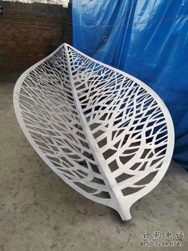 樹葉雕塑定做，標(biāo)識雕塑，鏤空樹葉雕塑選定