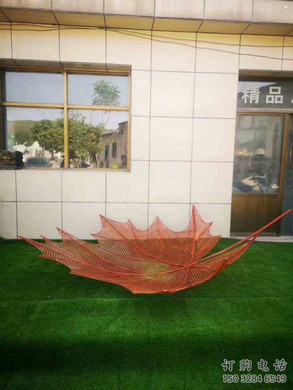 鏤空樹葉雕塑制造，藝術擺件，鐵藝樹葉雕塑訂做廠家