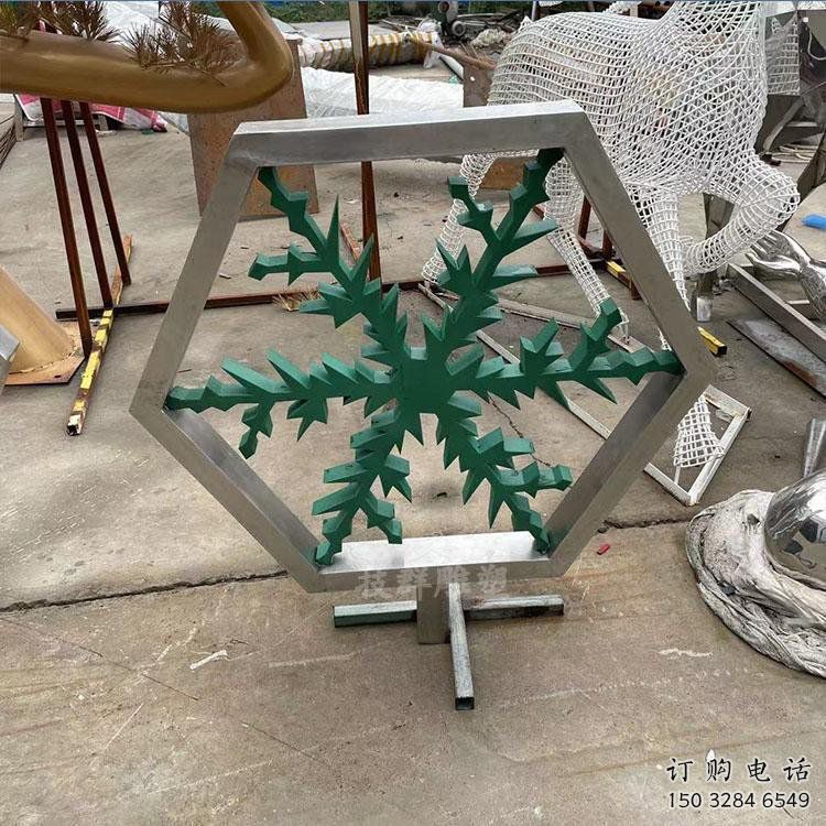 街頭雪花雕塑