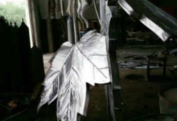 楓葉雕塑供應，花園小品，不銹鋼仿真楓葉雕塑廠家