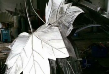 楓葉雕塑觀賞型，街景小品，金屬楓葉雕塑主題常用