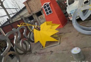 楓葉雕塑通用，街景小品，烤漆楓葉雕塑制造廠家