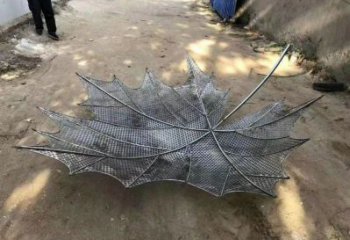 鏤空楓葉雕塑選用，小區擺件，大型鐵藝楓葉雕塑公司