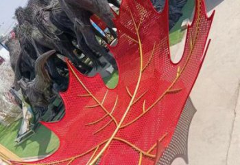 鏤空楓葉雕塑制造，街景小品，鐵藝楓葉雕塑廠家優價