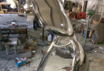 四葉草雕塑承接，城市裝飾，不銹鋼四葉草雕塑廠家