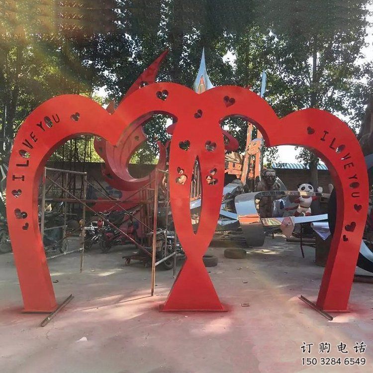 展示雕塑定制，小區(qū)雕塑，不銹鋼心心相印雕塑提供