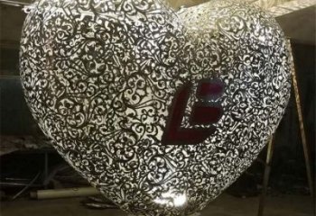 鏤空心形雕塑，燈光配置結(jié)構(gòu)，不銹鋼燈光心形雕塑廠家