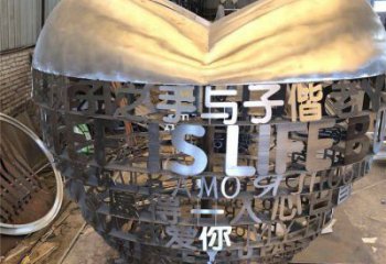 心形球雕塑批發(fā)，廣場系列，不銹鋼心形球雕塑廠家定價(jià)