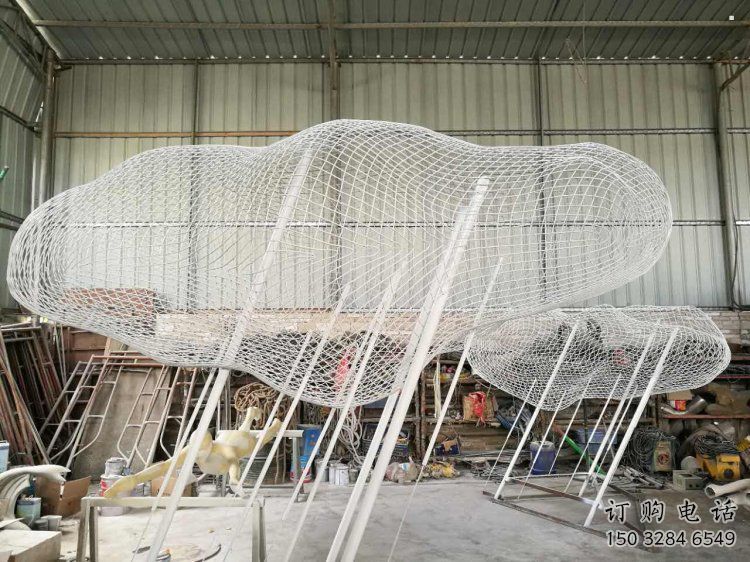 鏤空云朵雕塑，編織工藝制作，金屬景觀雕塑