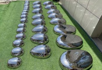 步行街鵝卵石雕塑