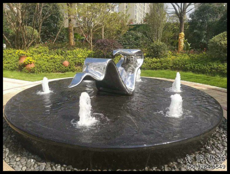 大門口飄帶雕塑