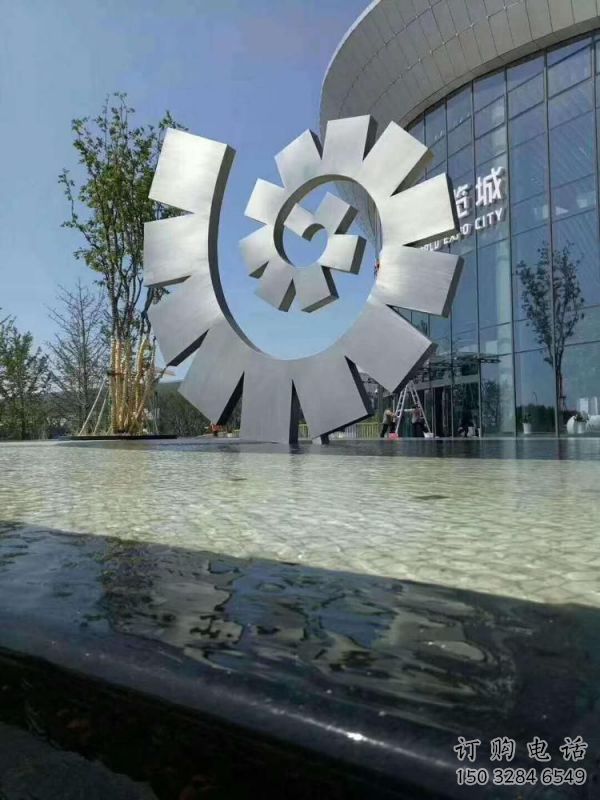 烤漆圓環(huán)雕塑制造商，室外軟裝，燈光圓環(huán)雕塑制作承接