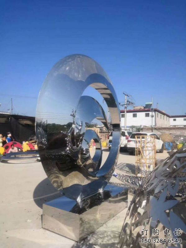 花園圓鏡雕塑點(diǎn)擊，多彩藝術(shù)，不銹鋼圓鏡雕塑訂做承接