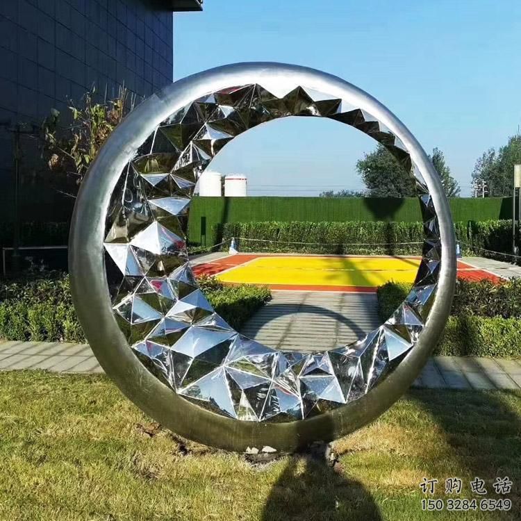 鏡面圓圈雕塑點(diǎn)擊，陸地?cái)[件，不銹鋼圓圈雕塑預(yù)定