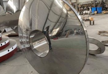 圓鏡雕塑廠家，地標(biāo)擺件，不銹鋼圓鏡雕塑造型生產(chǎn)商