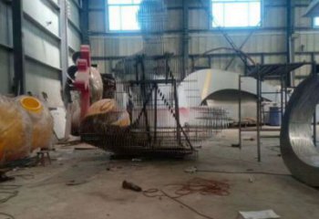 鏤空人物雕塑廠家,廣場系列,鐵藝西方人物雕塑定價