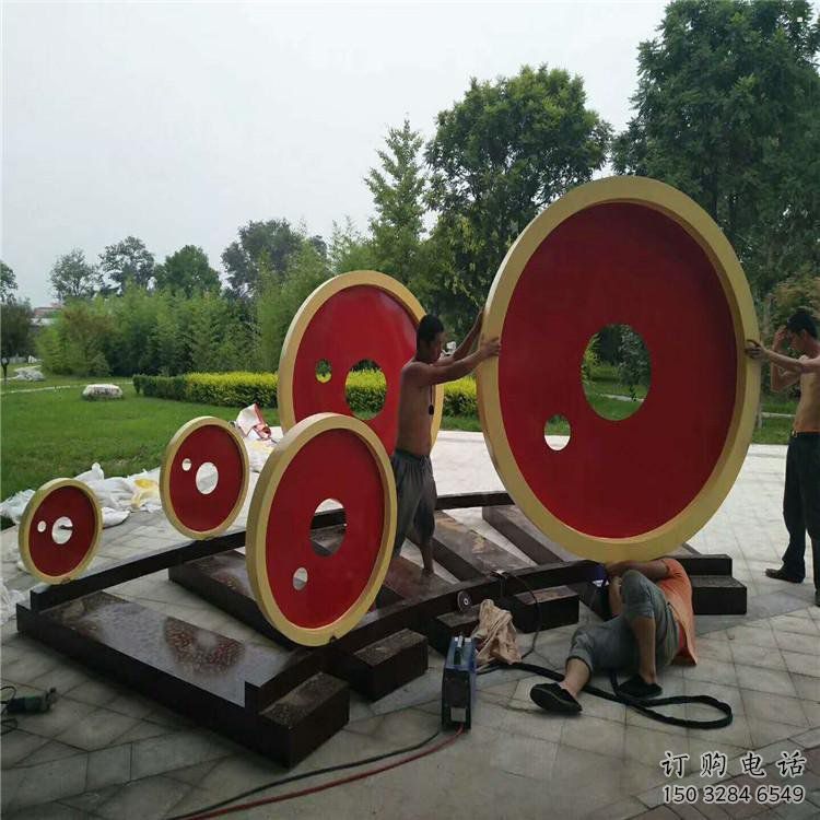 車(chē)輪雕塑精品，白鋼構(gòu)件，別墅車(chē)輪雕塑供求