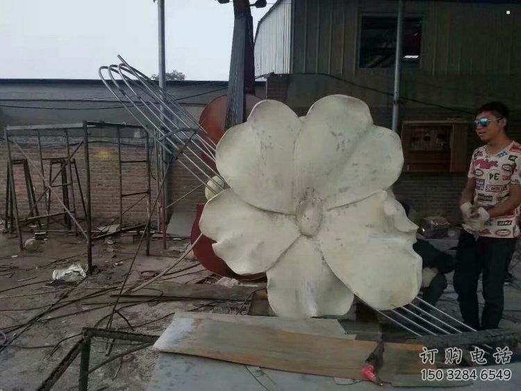 幾何指環(huán)雕塑