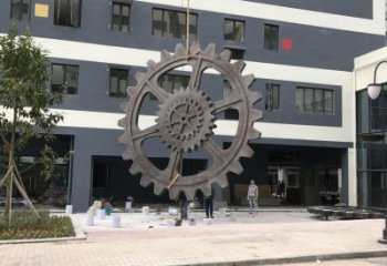 車(chē)輪雕塑工廠優(yōu)選，城市裝飾，景觀車(chē)輪雕塑供給