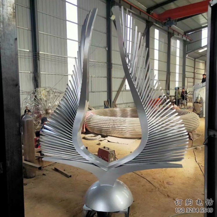 步行街翅膀雕塑，鍛造景觀雕塑，鏤空方式