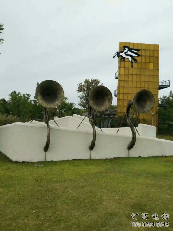 軍號雕塑