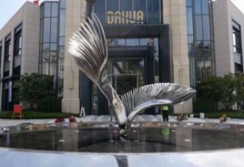 景觀鳥翅雕塑供應(yīng)，校園雕塑，不銹鋼鳥翅雕塑供求