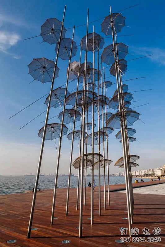 南明步行街雨傘雕塑