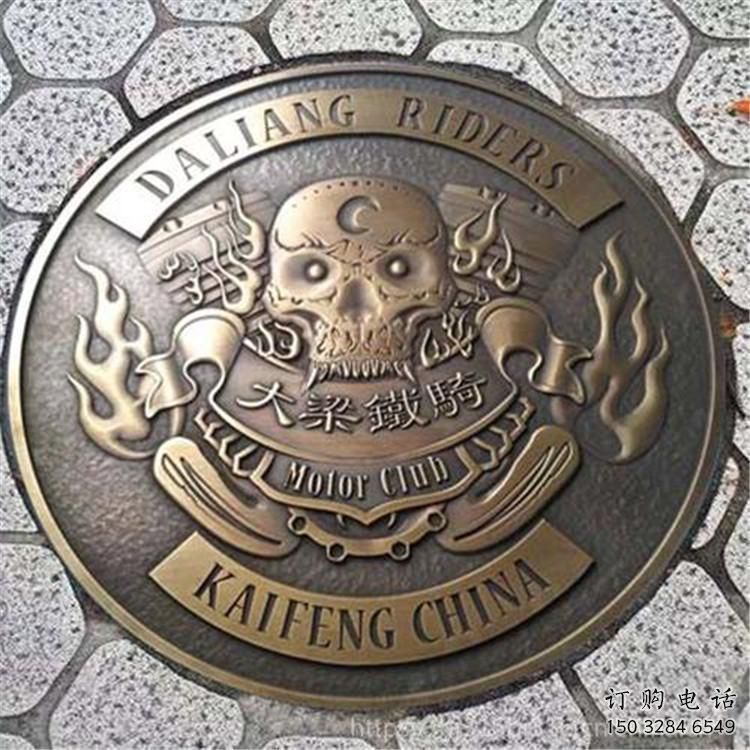 恩施鑄造校徽雕塑